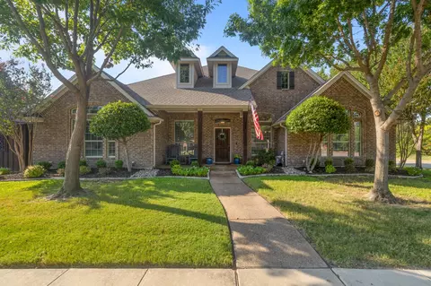 8200 Regency Dr, North Richland Hills, TX 76182