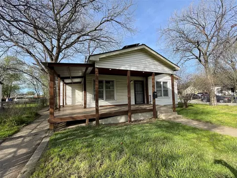 2537 Quentin Ct, Fort Worth, TX 76106