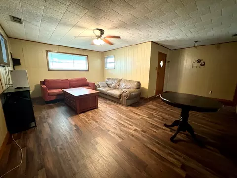 Living - 1406 N Avenue L, Haskell, TX 79521 photo 2 of 2