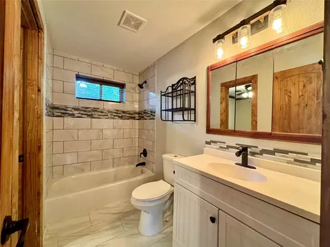 601 Hilltop Dr, Tool, TX 75143 photo 10
