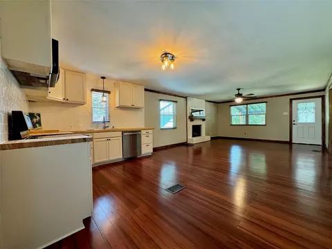 601 Hilltop Dr, Tool, TX 75143 photo 6