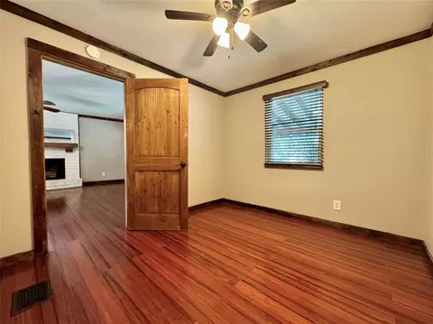 601 Hilltop Dr, Tool, TX 75143 photo 9