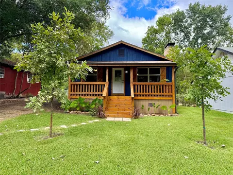 601 Hilltop Dr, Tool, TX 75143