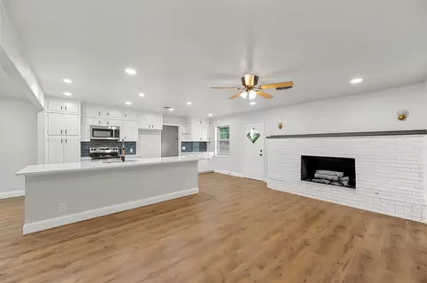 5713 Starlight Dr, Haltom City, TX 76117