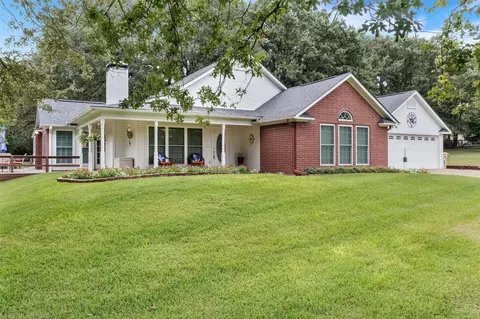 272 Salida Bnd, Holly Lake Ranch, TX 75765