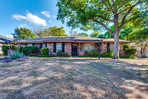 948 Briarcove Pl, Lancaster, TX 75146