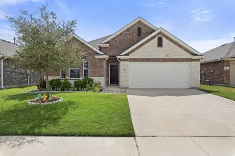 8912 Devonshire Dr, Fort Worth, TX 76131