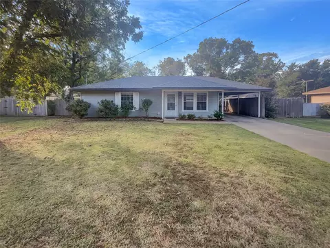 905 Hodge St, Cleburne, TX 76033
