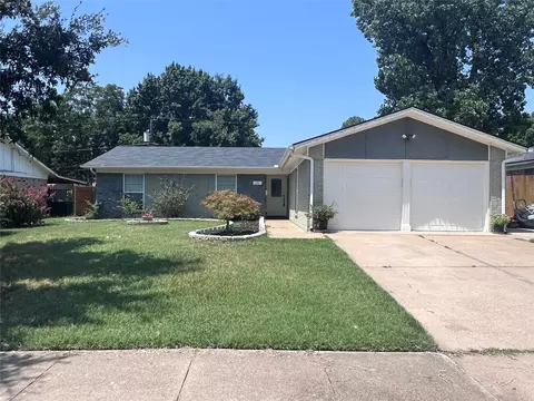1716 Barron Ln, Fort Worth, TX 76112