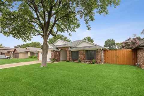 1812 Hamilton Dr, Flower Mound, TX 75028