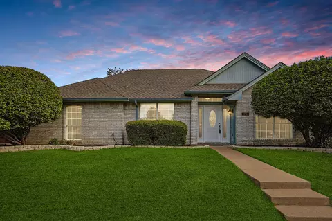 719 Blue Oak Dr, Lewisville, TX 75067