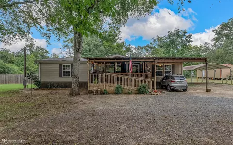 711 Smith St, Mooringsport, LA 71060