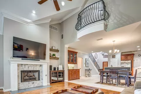 715 N Avalon Ct, Granbury, TX 76048