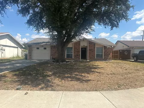 2902 Lockwood Dr, Carrollton, TX 75007
