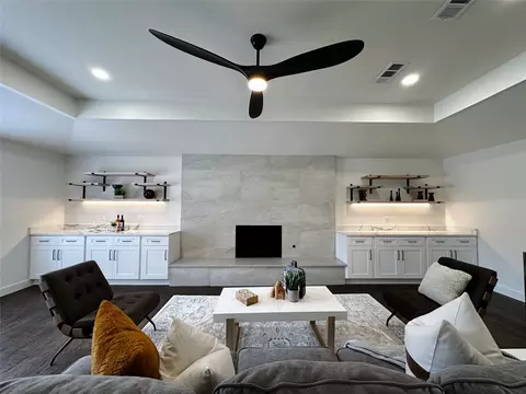 2629 Club Meadow Dr, Garland, TX 75043