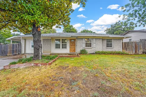 917 Russell Dr, Garland, TX 75040