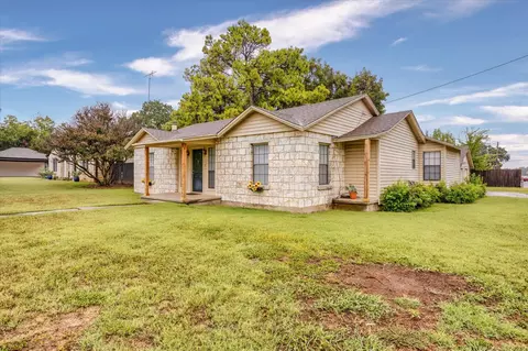 600 Bluff St, Granbury, TX 76048