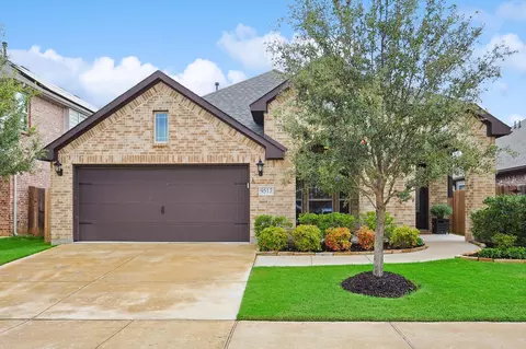 9517 Meadowpark Dr, Argyle, TX 76226