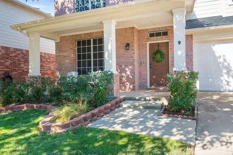 Exterior - 4128 Capstone Dr, Fort Worth, TX 76244 photo 4 of 8