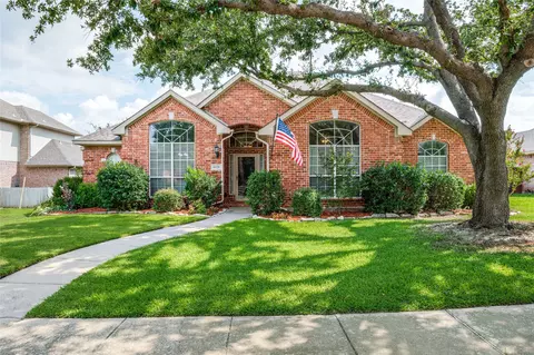1028 E Seminole Trl, Carrollton, TX 75007