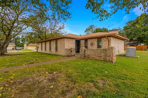 1801 Ridgecrest Dr, Terrell, TX 75160