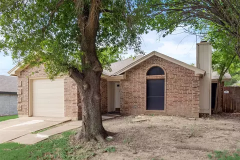 6708 Roxanne Way, Fort Worth, TX 76135