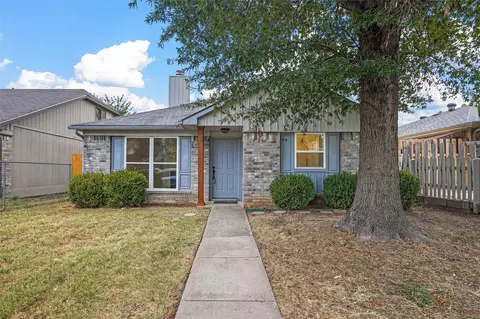 2691 Clayton Oaks Dr, Dallas, TX 75227