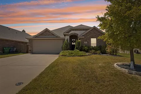 232 Valley View Dr, Waxahachie, TX 75167