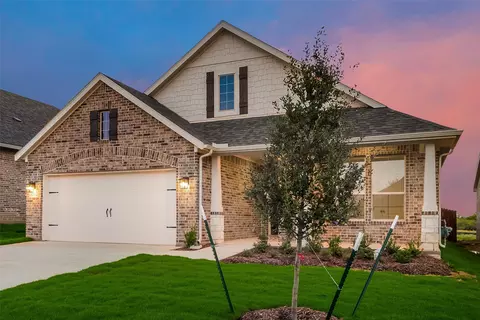 3512 Austin St, Gainesville, TX 76240