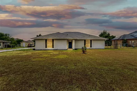 415 Bluebonnet Ln, Red Oak, TX 75154