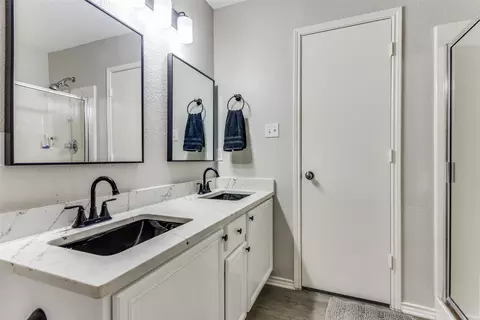 122 Kings Way Dr, Rhome, TX 76078