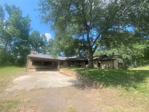 38 Wingwood Ter, Marshall, TX 75670