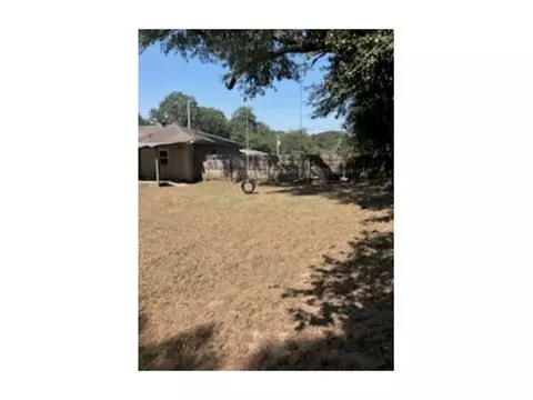 604 Batton St, Minden, LA 71055 photo 2
