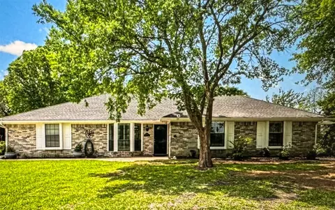6915 Bailey Rd, Sachse, TX 75048