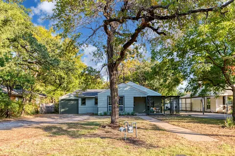 4940 Black Oak Ln, River Oaks, TX 76114