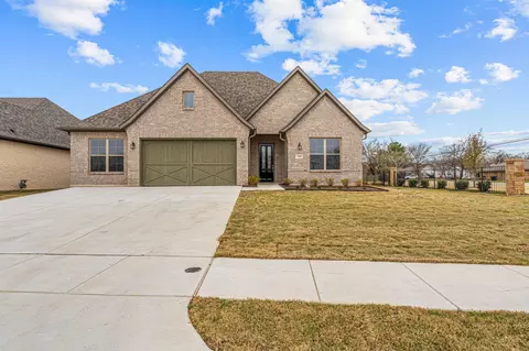 209 Park North Ln, Keller, TX 76248