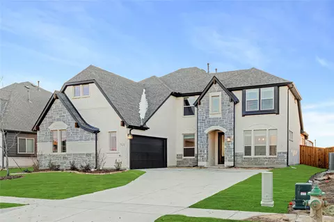 2121 Midnight Ln, Aubrey, TX 76227