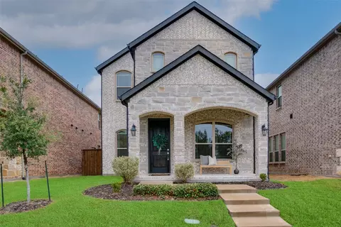 165 Mccartt Dr, Lewisville, TX 75067
