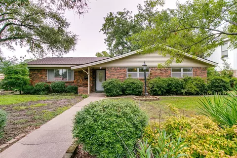 432 Bob St, Hurst, TX 76053