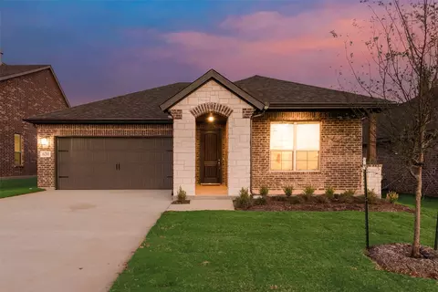 620 Juneau St, Gainesville, TX 76240