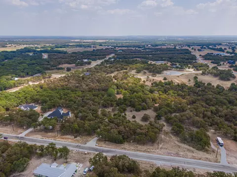 320 Rolling Bend Rd, Alvord, TX 76225