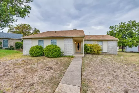 1011 Elk Grove Dr, Richardson, TX 75081