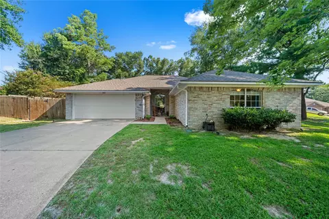 15907 Brittain Ct, Lindale, TX 75771