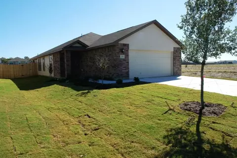 219 Candlewood Cir, Gainesville, TX 76240