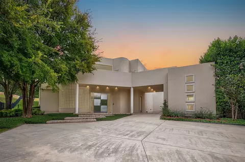 6809 Shadow Creek Ct, Fort Worth, TX 76132