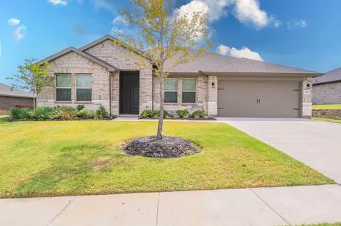 1210 Rolling Meadows Dr, Cedar Hill, TX 75104