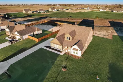 129 Red Cliff Ct, Rhome, TX 76078