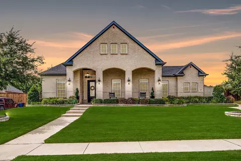 105 Bunker Ct, Waxahachie, TX 75165