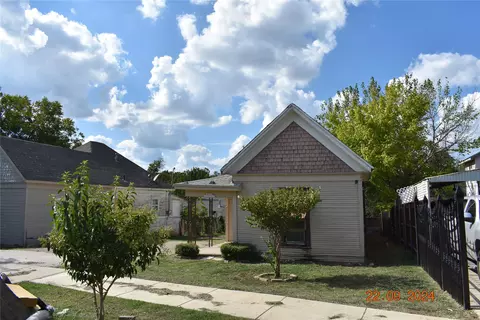 916 NW 16th St, Fort Worth, TX 76164