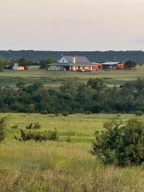 385 Cr 229, Cranfills Gap, TX 76457
